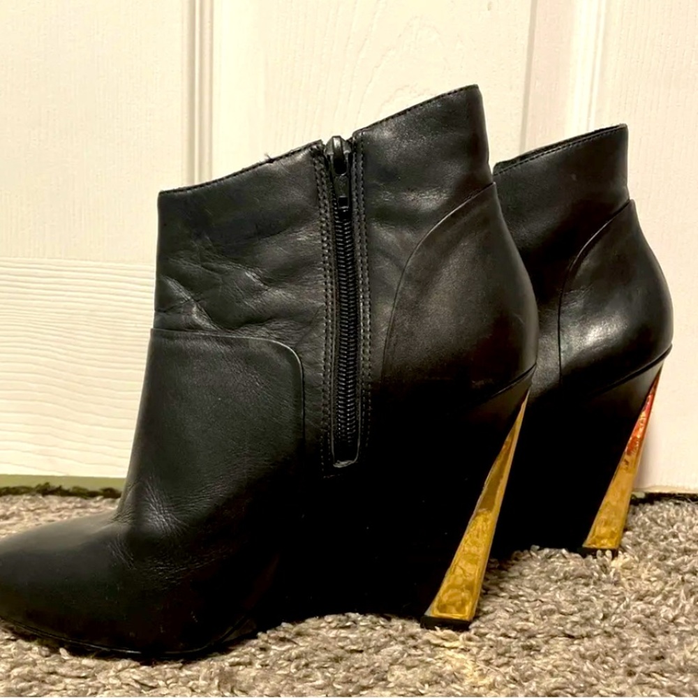 Black leather Madison Harding Wedges